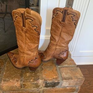 Charlie 1 horse by lucchese international women’s boots